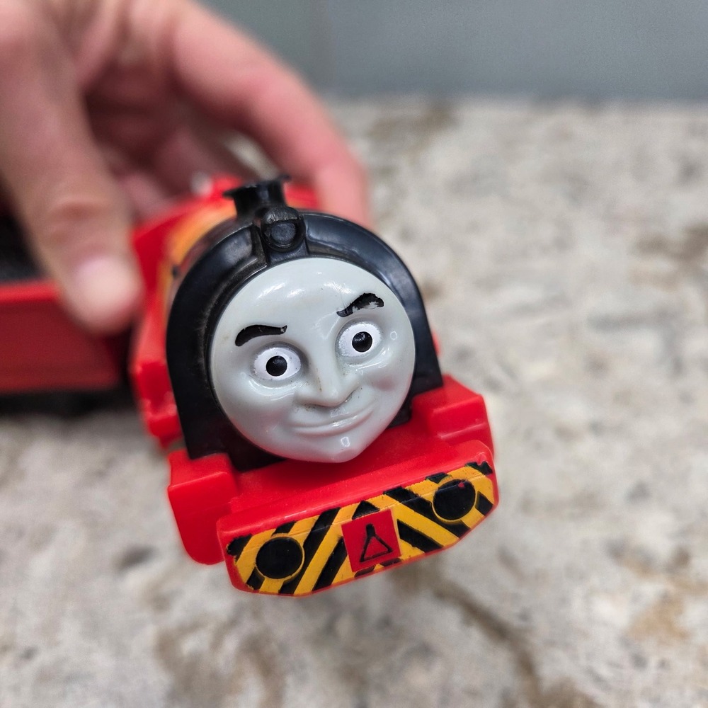Fisher Price TrackMaster Victor Working Motorized Engine Sodor Steam Red 5